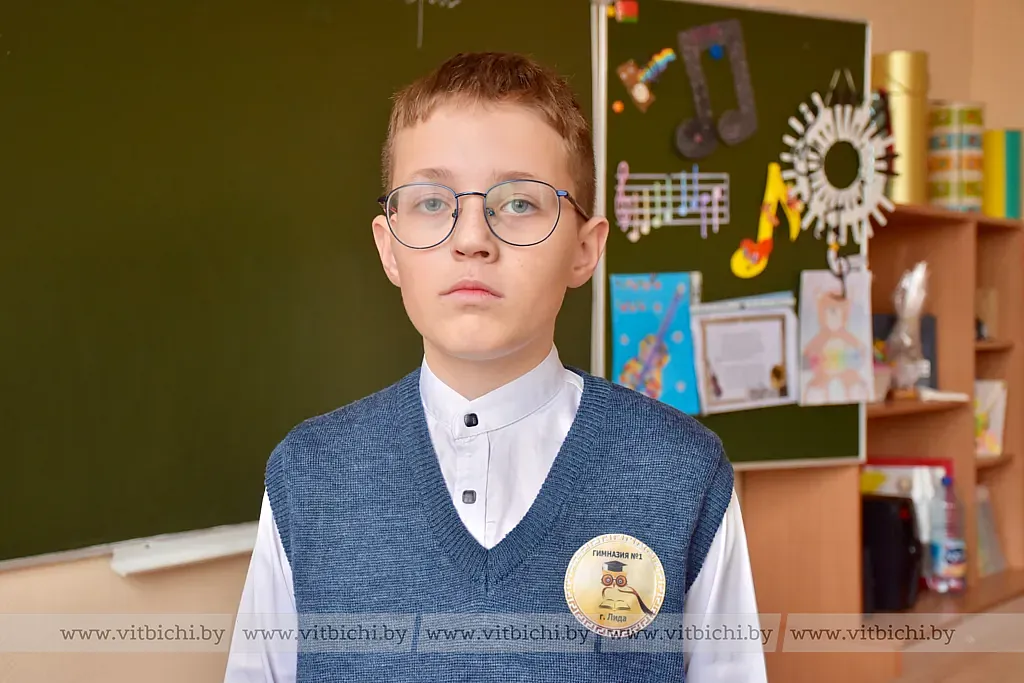 Роман СИНЯВСКИЙ, учащийся гимназии № 1 города Лиды. Роман СИНЯВСКИЙ, учащийся гимназии № 1 города Лиды.